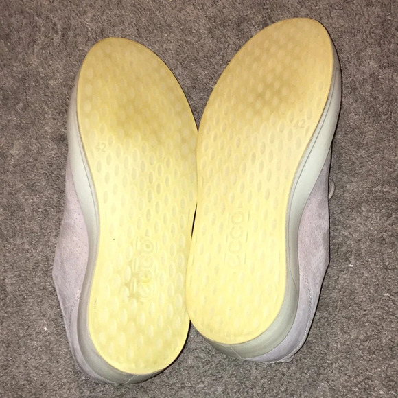 ECCO Men’s Soft 8 Moonrock Perforated Leather Sneakers - Picture 7 of 8